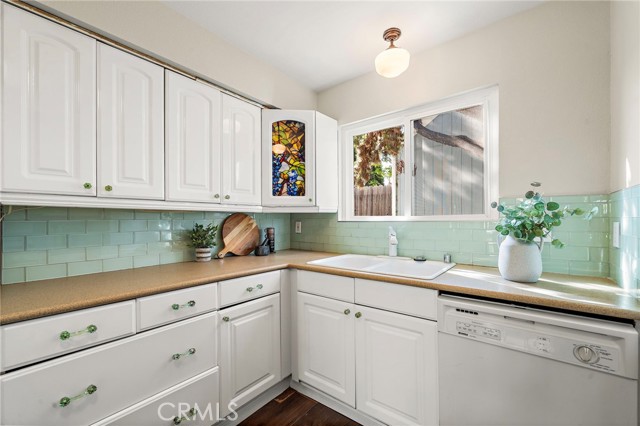 Detail Gallery Image 14 of 49 For 1025 Sea Breeze #11,  Costa Mesa,  CA 92627 - 2 Beds | 2/1 Baths