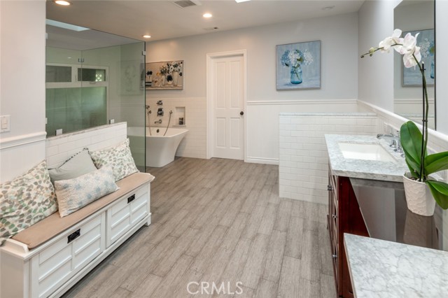 Sitting area in master bath