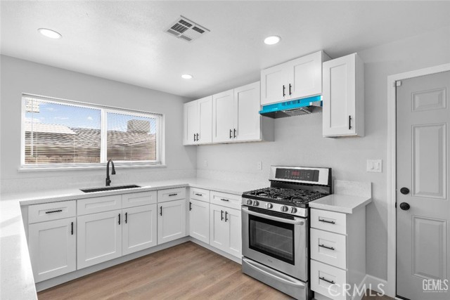 Detail Gallery Image 12 of 28 For 3013 Arnold St, Bakersfield,  CA 93305 - 3 Beds | 2 Baths