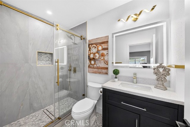 Detail Gallery Image 13 of 27 For 4761 W 141st, Hawthorne,  CA 90250 - 4 Beds | 3 Baths