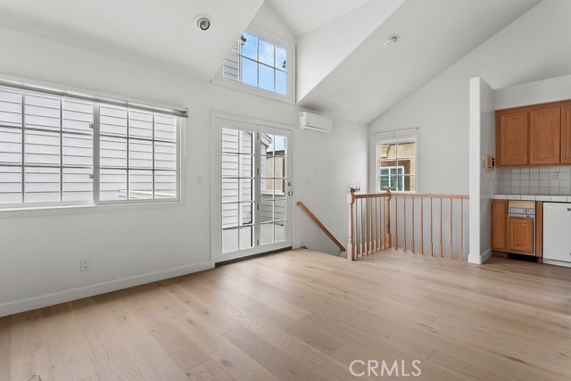 426 Goldenrod Avenue, Corona del Mar CA: https://media.crmls.org/medias/6da268f2-8999-424f-9287-0cdd0c495c38.jpg