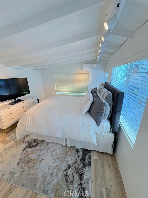 726 1/2 Esplanade, Redondo Beach CA: https://media.crmls.org/medias/6da30e70-3af6-466f-b0f5-1a8934383ad4.jpg