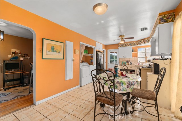 650 N Acacia, Rialto CA: https://media.crmls.org/medias/6da3c9b8-9057-41bf-9349-2bf03da88279.jpg