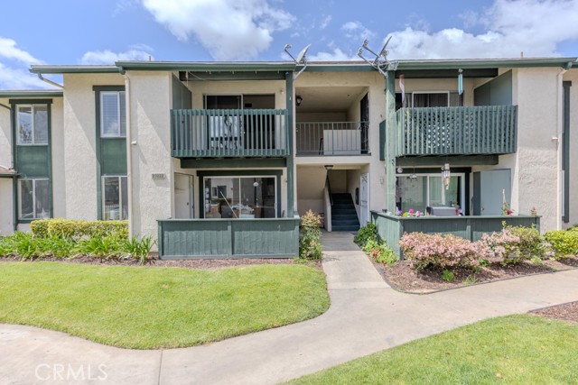 Detail Gallery Image 1 of 11 For 23222 Orange Ave #4,  Lake Forest,  CA 92630 - 2 Beds | 2 Baths
