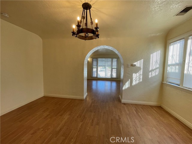 Detail Gallery Image 6 of 15 For 1521 Walnut Ave, Long Beach,  CA 90813 - 2 Beds | 1 Baths