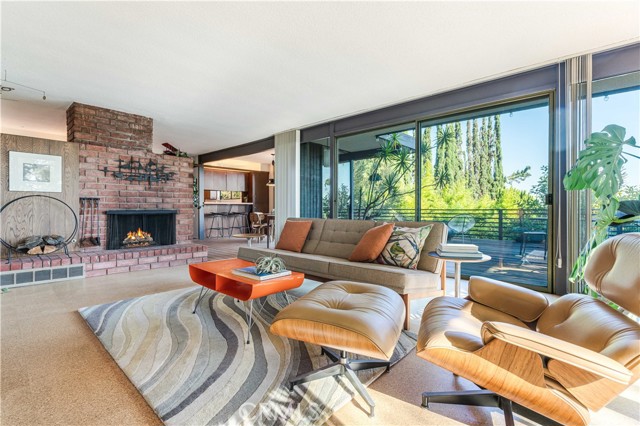 4380 Canyon Crest Road, Altadena CA: https://media.crmls.org/medias/6da5e3e6-a793-4d2b-80ec-a87b9517c729.jpg