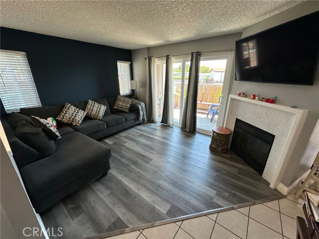 Detail Gallery Image 3 of 21 For 6951 E Gage Ave, Commerce,  CA 90040 - 2 Beds | 2/1 Baths