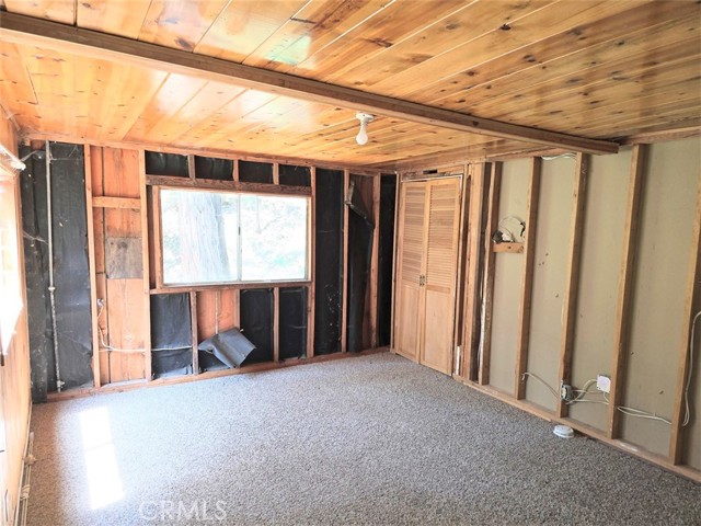 Detail Gallery Image 9 of 12 For 435 Blue Jay Canyon Rd, Blue Jay,  CA 92317 - 3 Beds | 1 Baths