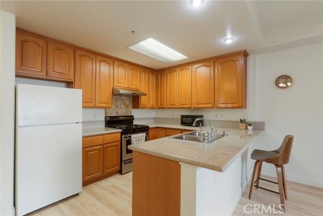 Detail Gallery Image 4 of 26 For 17888 Alburtis Ave #B117,  Artesia,  CA 90701 - 2 Beds | 2 Baths