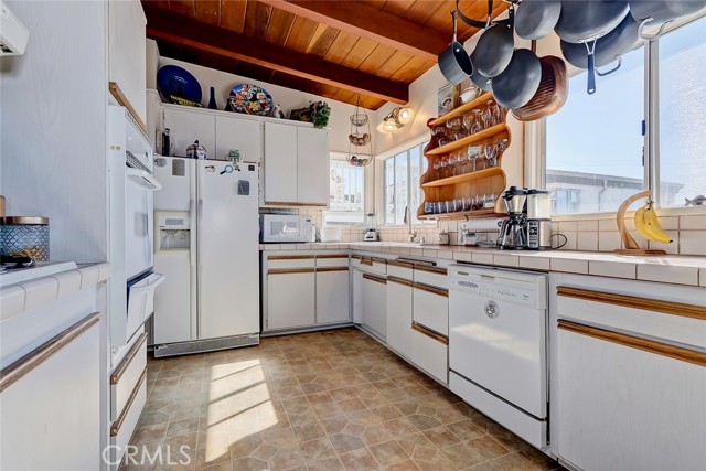 340 24th Street, Hermosa Beach, California 90254, 3 Bedrooms Bedrooms, ,3 BathroomsBathrooms,Residential,Sold,24th,SB22025950