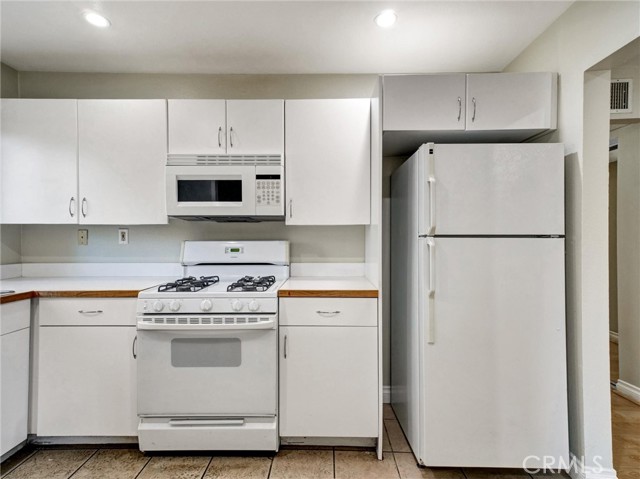 Detail Gallery Image 7 of 28 For 18350 Hatteras #123,  Tarzana,  CA 91356 - 3 Beds | 2 Baths