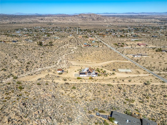 Detail Gallery Image 51 of 58 For 8022 Wesley, Joshua Tree,  CA 92252 - 5 Beds | 4/1 Baths