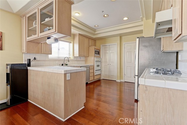 2007 Ernest Avenue, Redondo Beach, California 90278, 4 Bedrooms Bedrooms, ,2 BathroomsBathrooms,Residential,Sold,Ernest,SB17021325