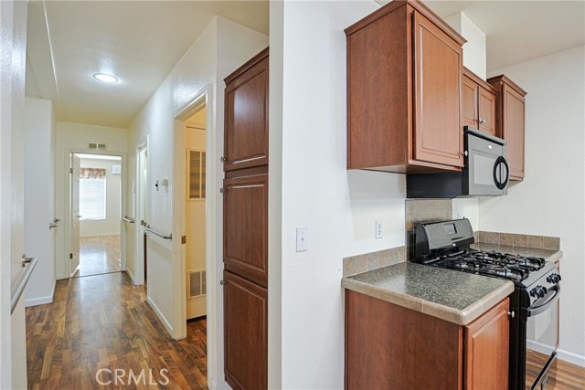 Detail Gallery Image 15 of 42 For 7700 Lampson, Garden Grove,  CA 92841 - 2 Beds | 2 Baths