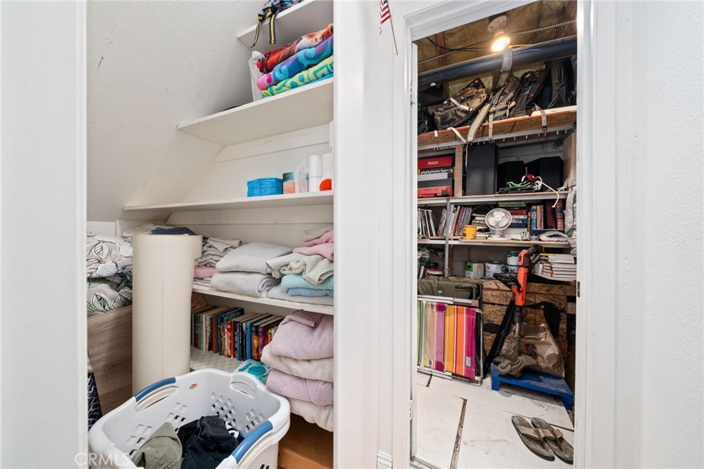 https://media.crmls.org/medias/6da97ca7-ab36-44a8-a3e2-f44095f6a906.jpg?preset=X-Large