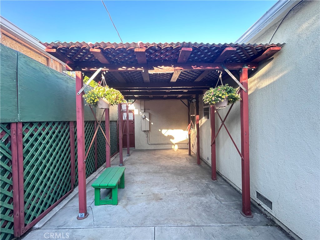 https://media.crmls.org/medias/6daa466e-e8d0-4ad8-80a2-85c589b0ee13.jpg?preset=X-Large