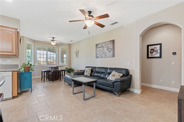 Detail Gallery Image 23 of 73 For 14260 Chinook Rd, Apple Valley,  CA 92307 - 5 Beds | 5/3 Baths