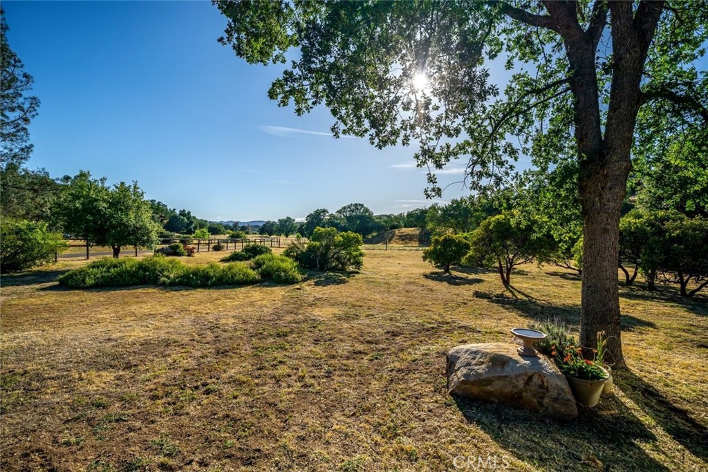 https://media.crmls.org/medias/6daab602-499a-4d82-ab61-a0b5e6518986.jpg?preset=X-Large