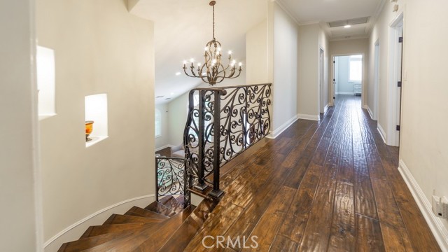 Detail Gallery Image 33 of 61 For 4461 Stern Ave, Sherman Oaks,  CA 91423 - 5 Beds | 4/1 Baths