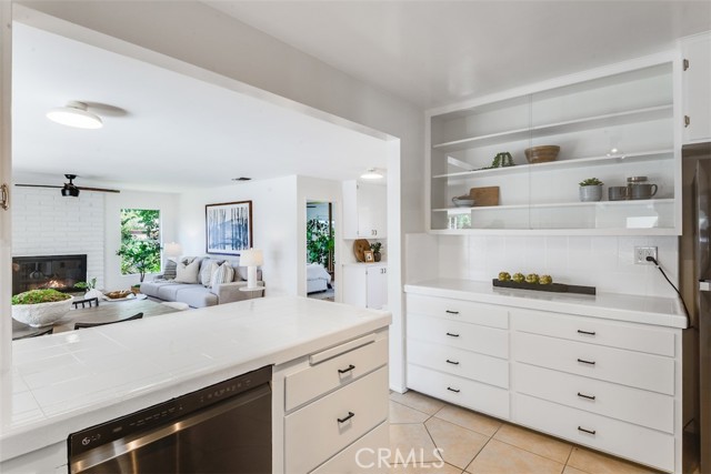 Detail Gallery Image 5 of 30 For 1951 Snowden Ave, Long Beach,  CA 90815 - 3 Beds | 2 Baths