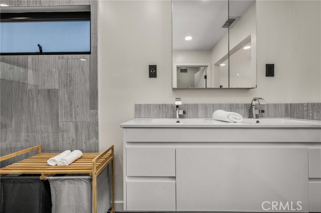 Detail Gallery Image 58 of 64 For 7830 E Ring, Long Beach,  CA 90808 - 4 Beds | 4 Baths