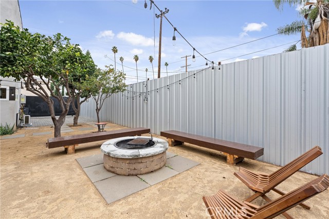 Detail Gallery Image 5 of 73 For 3625 9th Ave, Los Angeles,  CA 90018 - 5 Beds | 4/1 Baths