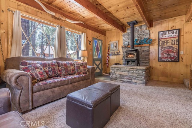 Detail Gallery Image 7 of 35 For 435 W Sherwood Bld, Big Bear City,  CA 92314 - 3 Beds | 1 Baths