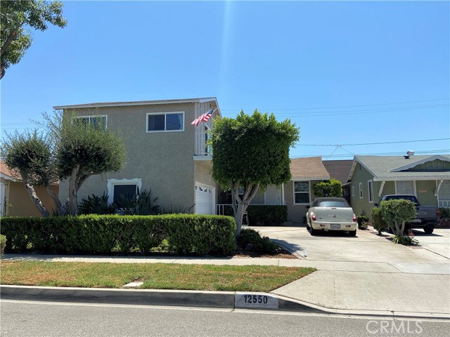 12550 215Th St, Lakewood, CA 90715