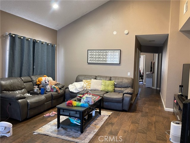 36964 Spanish Broom Drive, Palmdale CA: https://media.crmls.org/medias/6dacd325-27ed-4f7a-a80a-ae415c3c9303.jpg