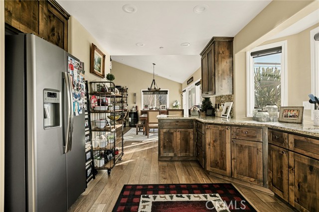 Detail Gallery Image 14 of 30 For 26680 Merced, Lake Arrowhead,  CA 92352 - 3 Beds | 2/1 Baths