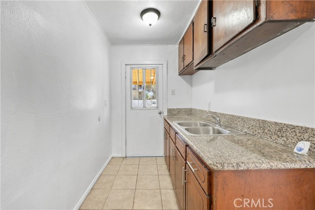 Detail Gallery Image 15 of 40 For 1220 W 92nd St, Los Angeles,  CA 90044 - 4 Beds | 2 Baths