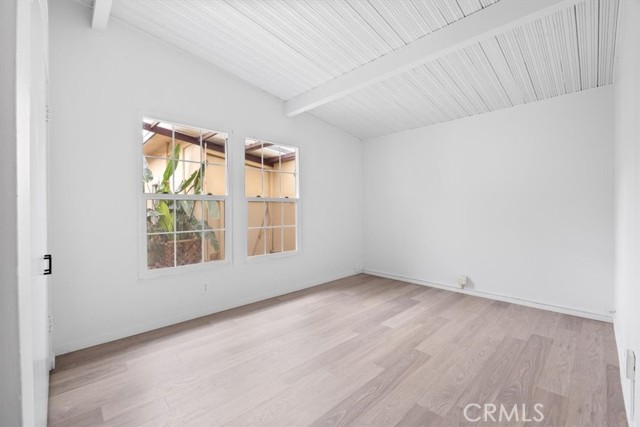 Detail Gallery Image 9 of 17 For 18027 Hemmingway St, Reseda,  CA 91335 - 3 Beds | 3 Baths