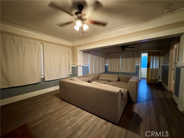 Detail Gallery Image 4 of 17 For 214 E 56th St, Los Angeles,  CA 90011 - 2 Beds | 1 Baths