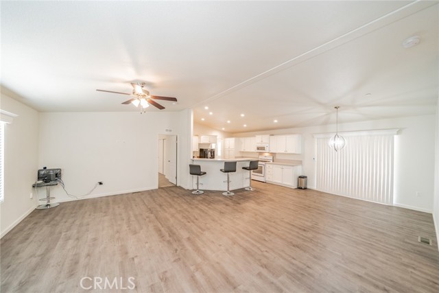 1573 Smoke Tree Road, Pinon Hills CA: https://media.crmls.org/medias/6daf6786-4791-459a-82d4-a910ee681b3c.jpg