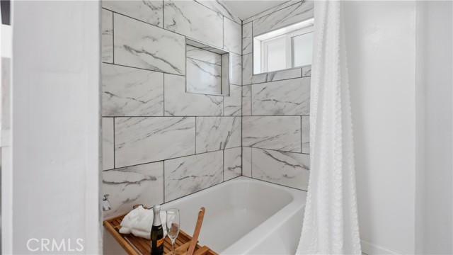 Detail Gallery Image 18 of 40 For 215 N Mcclay, Santa Ana,  CA 92701 - 5 Beds | 2 Baths