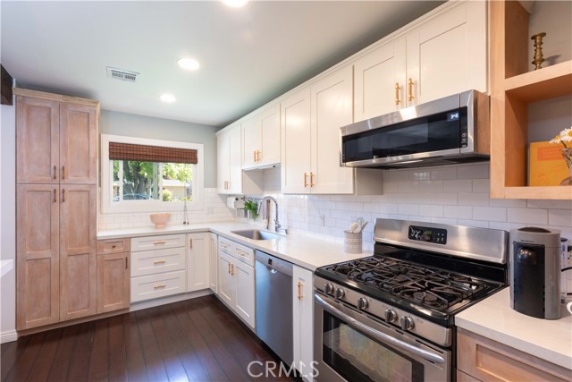 Detail Gallery Image 8 of 61 For 6903 E Driscoll St, Long Beach,  CA 90815 - 3 Beds | 2 Baths