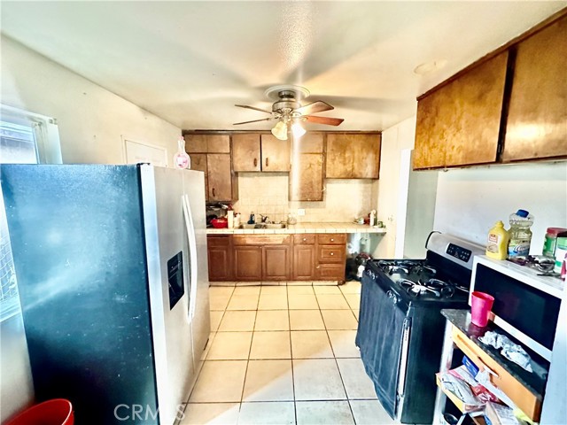 Detail Gallery Image 8 of 17 For 304 N Channing, Fresno,  CA 93706 - 3 Beds | 1 Baths