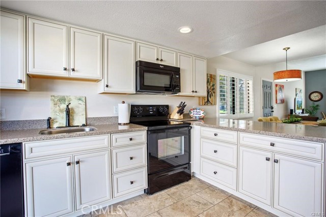 Detail Gallery Image 9 of 22 For 5784 Los Coyotes, Palm Springs,  CA 92264 - 2 Beds | 2 Baths