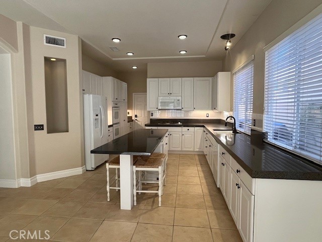 Detail Gallery Image 5 of 47 For 2012 Melbourne, Banning,  CA 92220 - 2 Beds | 2/1 Baths