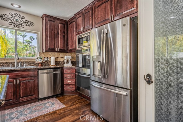 Detail Gallery Image 8 of 53 For 30614 Emperor Dr, Canyon Lake,  CA 92587 - 6 Beds | 4 Baths