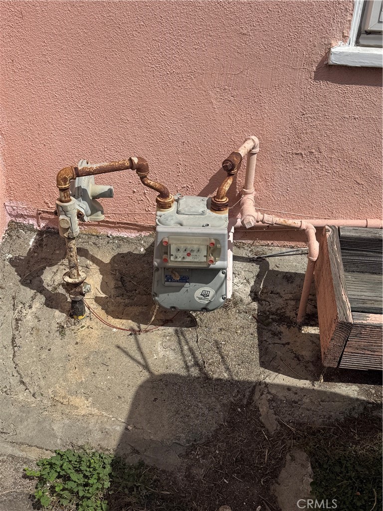 https://media.crmls.org/medias/6db3b123-229c-46dc-bf0f-9d648d9ba93c.jpg?preset=X-Large