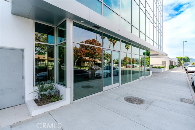 Image 3 of 27 For 606 Broadway