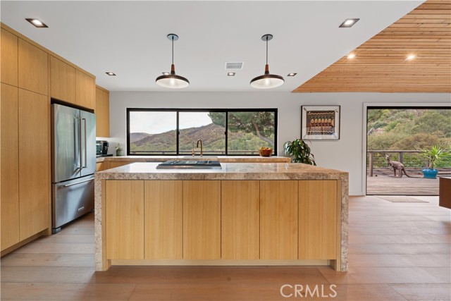 Detail Gallery Image 10 of 56 For 19778 Grand View Dr, Topanga,  CA 90290 - 4 Beds | 4/1 Baths