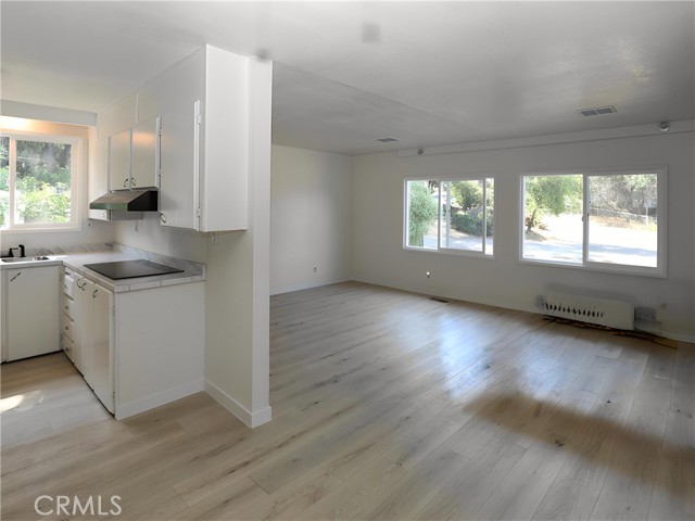 Detail Gallery Image 10 of 25 For 4596 W 40th St, Clearlake,  CA 95422 - 2 Beds | 2 Baths