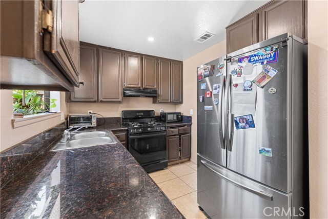Detail Gallery Image 10 of 26 For 4846 Karling Pl, Palmdale,  CA 93552 - 3 Beds | 2 Baths