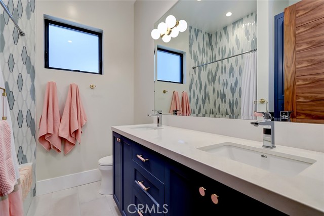 2812 Timothy Avenue, Redondo Beach, California 90278, 5 Bedrooms Bedrooms, ,4 BathroomsBathrooms,Residential,Sold,Timothy,SB23078863