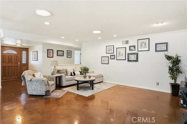 Detail Gallery Image 8 of 23 For 2736 Wanda, Simi Valley,  CA 93065 - 3 Beds | 2 Baths