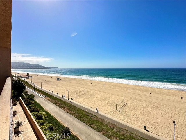 721 Esplanade, Redondo Beach, California 90277, 2 Bedrooms Bedrooms, ,2 BathroomsBathrooms,Residential,Sold,Esplanade,SB23197655