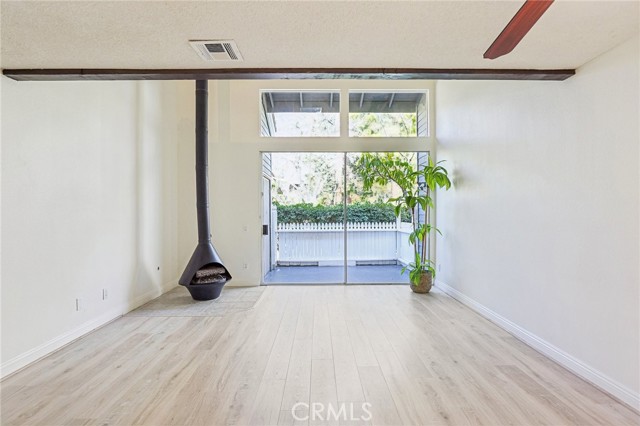 Detail Gallery Image 5 of 20 For 25447 Pine Creek Ln, Wilmington,  CA 90744 - 1 Beds | 1 Baths