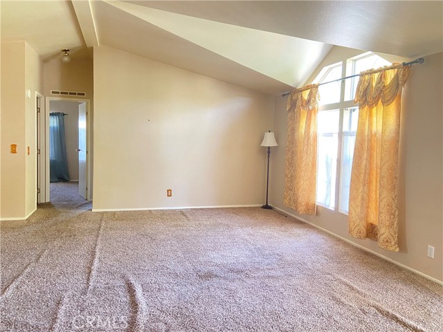 567 E Lassen Avenue, Chico CA: https://media.crmls.org/medias/6dba09e5-a4ed-44b6-95a5-46e7e400e327.jpg